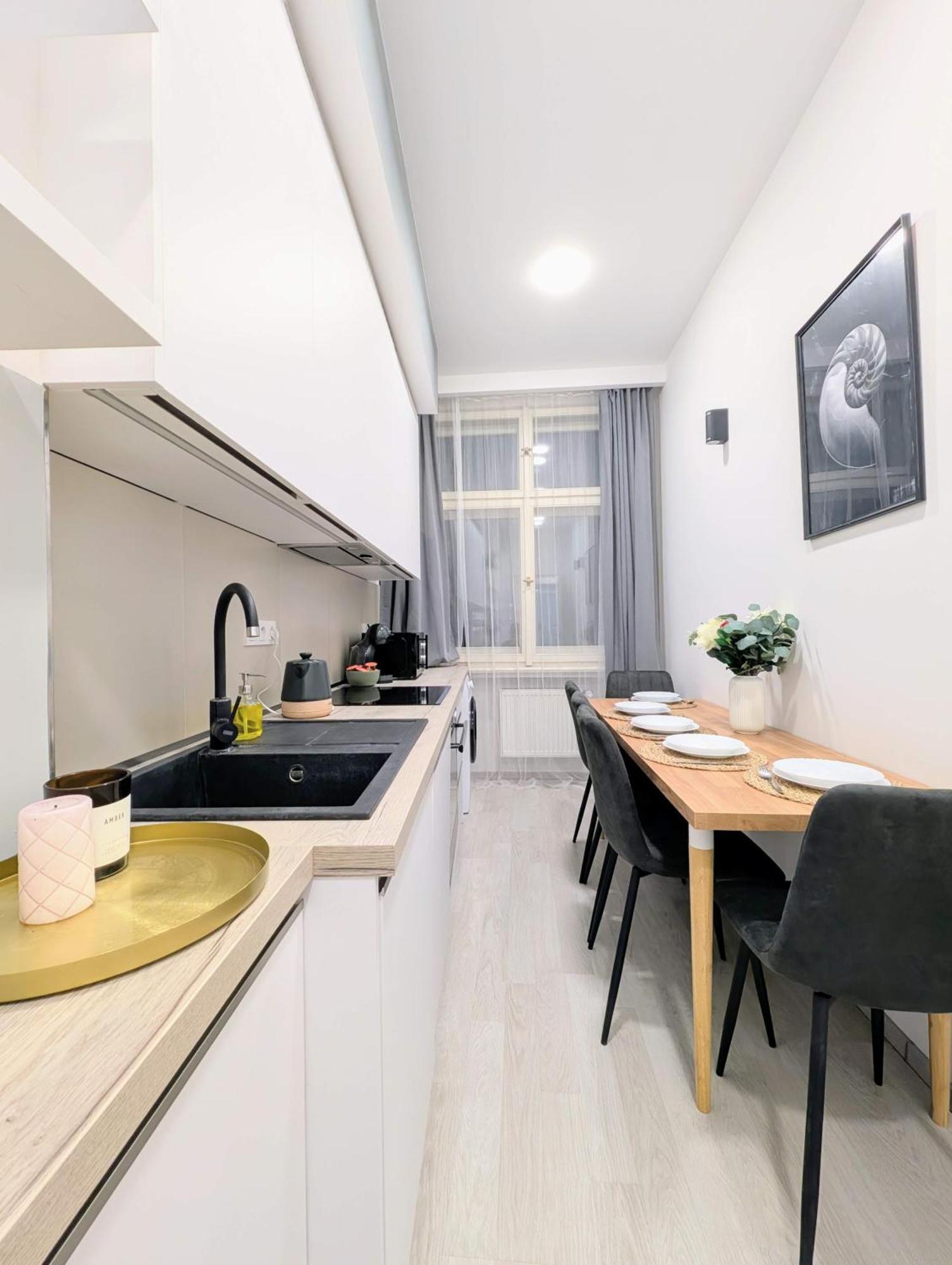 Apartament Old Town 2 Bdr, Free Coffee *