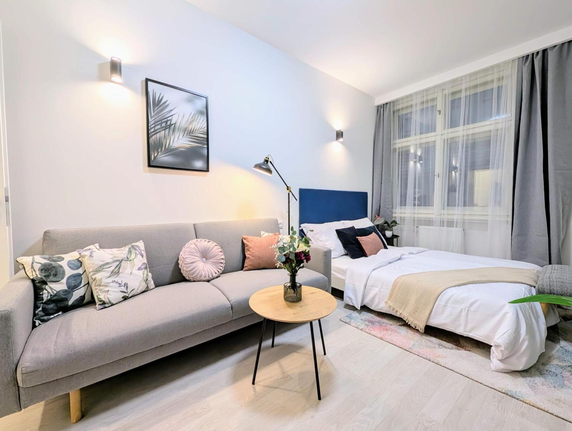 Apartament Old Town 2 Bdr, Free Coffee *